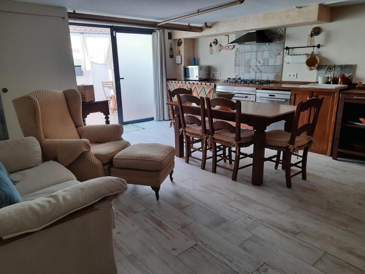 Un Apartamento Vacacional Con Detalles De Un Hogar Mairena del Aljarafe Kültér fotó
